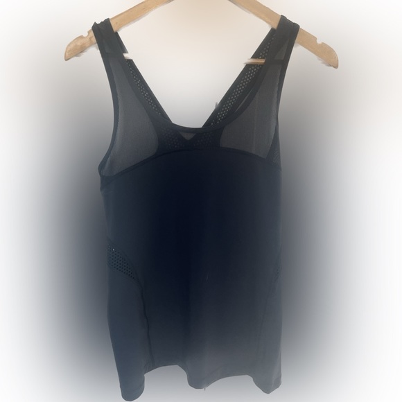 Lorna Jane workout tank - Picture 4 of 4